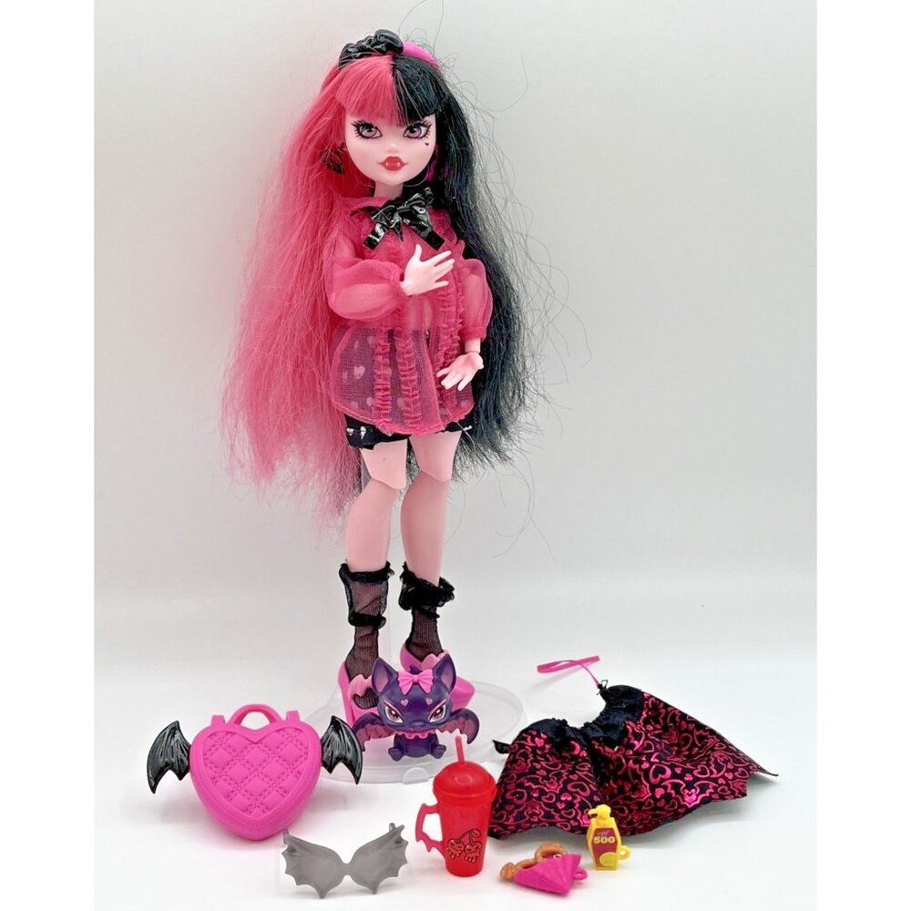 Draculaura Mattel Monster High‎ Core Doll G3 Draculaura & Pet Count Fabulous